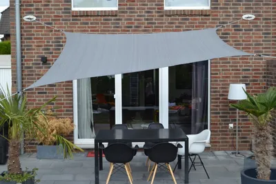 Obrázek produktu pro Čtyřúhelníková sluneční plachta 250 x 300 cm - šedá - stínicí tkanina
