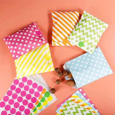 Produktbild von Bunte Butterbrottüten aus Papier - 50 Stück | Kleine Geschenkbeutel für Kindergeburtstag und Adventskalender | Geschenkbeutel mit 175 Aufklebern