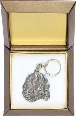 Immagine prodotto di Cavalier King Charles spaniel - Ciondolo argentato con cagnolino in scatola decorativa, decorazione per borsa, ciondolo per zaino del marchio Art-Dog