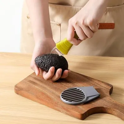Produktbild von Avocado-Schneider, Avocadoschneider mit Entkerner und Teiler | Multifunktionales Küchenwerkzeug mit Griff & Ausstecher für Obst