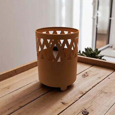 Produktbild von Robuster Outdoor Feuerkorb mit integrierter Solarbeleuchtung für den Garten 19 x 25 cm