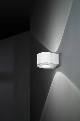 Immagine prodotto di Applique LED Biemissione in Alluminio Colore Bianco 12W 660lm 3000K IP65 - Elegante Lampada da Parete per Esterni ed Interni - Perenz