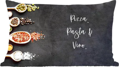 Produktbild von MuchoWow® Zierkissen Sofakissen Wohnzimmer Dekokissen 50x30 cm Pizza. Pasta und Wein. - Zitate - Lebensmittel - Gewürze - Sprichwörter - Wohnzimmerdekoration - Polster mit Photo