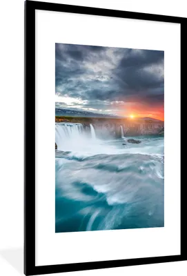Produktbild von MuchoWow® Gerahmtes Poster Wasserfall - Sonnenuntergang - Natur - Wasser 60x90 cm - Poster mit Schwarzem Bilderrahmen Wandposter Rahmen Foto Bilder - Dekoration - Wandposter Wohnzimmer - Hochwertig