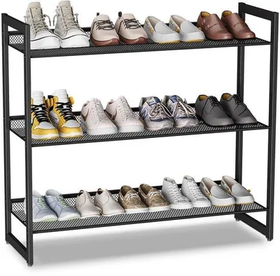 Immagine prodotto di Scaffale per scarpe Unyqoos® in metallo nero, con 3 ripiani – salvaspazio per un massimo di 12 paia, struttura in acciaio robusta, capacità di carico di 10 kg per ripiano, ripiani regolabili