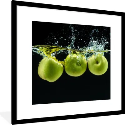 Produktbild von MuchoWow® Gerahmtes Poster Äpfel - Obst - Wasser - Schwarz - Grün 40x40 cm - Poster mit Schwarzem Bilderrahmen Wandposter Rahmen Foto Bilder - Poster - Plakat im Rahmen