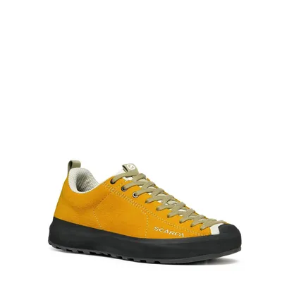 Gelbe Lifestyle-Schuhe für Damen; Modell "Mojito Wrap" von Scarpa; mit grauen Schnürsenkeln und schwarzer Sohle.