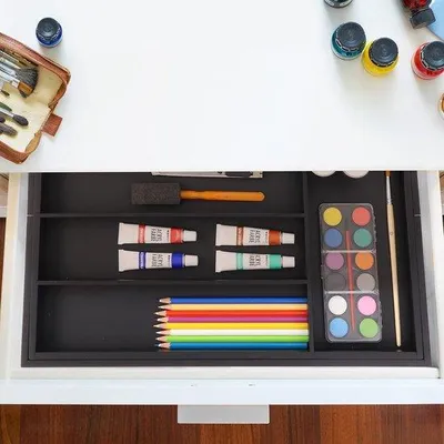 Obrázok produktu pre Bambusový výsuvný organizér na príbory do kuchyne – 5–7 priehradiek – 325–55 × 445 cm – čierny