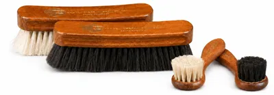 Produktbild von Langer & Messmer 4er-Set Schuhbürsten aus Rosshaar, KI-generiertes Bild