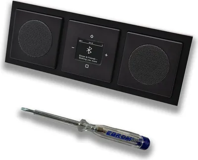 Produktbild von Busch Jäger DAB+ Unterputz Bluetooth (in and out) Radio 8217U-101 Future SCHWARZ MATT, Komplett-Set mit 2 x Lautsprecher, Abdeckungen, Rahmen + EBROM Phasenprüfer zur Montage d. Geräte - 8217 U – 101