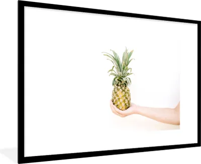Produktbild von MuchoWow® Gerahmtes Poster Ananas - Gelb - Tropisch 90x60 cm - Poster mit Schwarzem Bilderrahmen Wandposter Rahmen Foto Bilder - Wanddekoration - Fotos