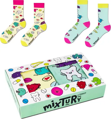 Produktbild von Ein Set bunte Socken für Damen 36-40, 2 Paar Socken mit einer Charity-Botschaft
