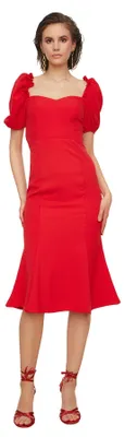 Produktbild von TRENDYOL Damen Install Detailed Dress. Dress, Rot, 34 EU