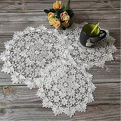 Immagine prodotto di Tovagliette rotonde ricamate - 3 pezzi - 25 cm - Bianco