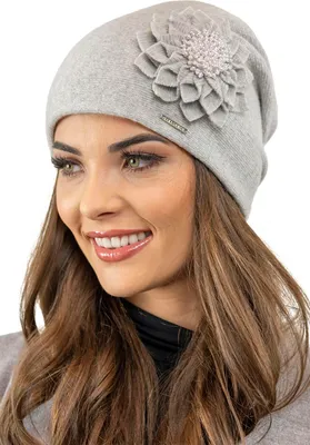 Produktbild von Vivisence damen wintermütze warm und gemütlich kopfbedeckung an winter und herbst warm dick. blumenapplikation, klassisch mütze für frauen, hergestellt in eu, hellgrau, einheitsgröße