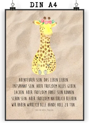 Produktbild von Mr. & Mrs. Panda Bild Giraffe Blumenkranz DIN A4 - Sandig - Geschenk, Abenteurer, drucke, Afrika, kunstdruck poster, wanddeko, Selbstliebe, Freundin, Wandbild