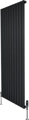 Immagine prodotto di Radiatori a pannello e valvole – 1600 mm x 700 mm – Neri