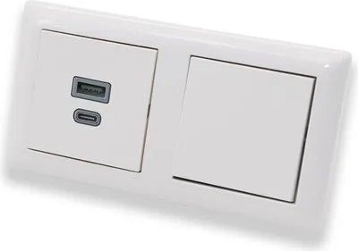 Produktbild von EBROM USB-C und USB-A Unterputz Steckdose/Lader, 45+15 Watt Leistung – Schnellladefunktion für Wearables, Smartphones Tablets + Gira Kreuzschalter 010700 in System 55 reinweiß glänzend