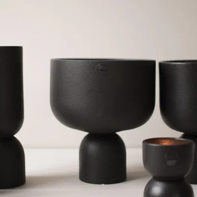 Produktbild von Übertopf Post L - cast iron
