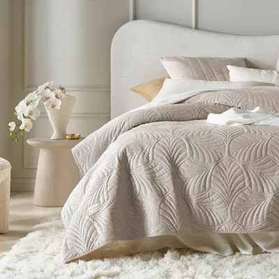 Productafbeelding van Elzusha - Luxe Beige Bedsprei 220 x 240 cm