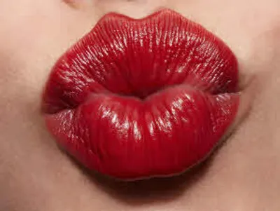 Immagine prodotto di Rossetto AVON Ultra Creamy 58 C Red Supreme