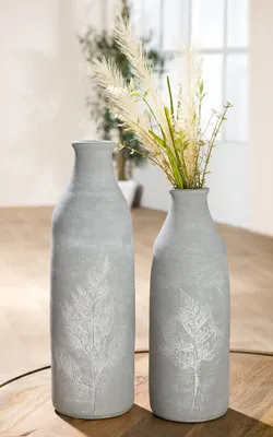 Obrázok produktu pre Gilde Vase, úzka, farná, motív farnosti, keramika, sivá, balenie 3 ks, priemer: 12 cm, výška: 37 cm, kód: 32709