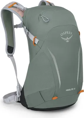A studio shot of a green Osprey Hikelite 26 rucksack.