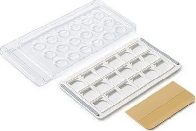 Produktbild von Betty Bossi Ravioliform »Ravioliform mit Füllhilfe« chnell und einfach 18 selbst gemachte Ravioli auf ein Mal!