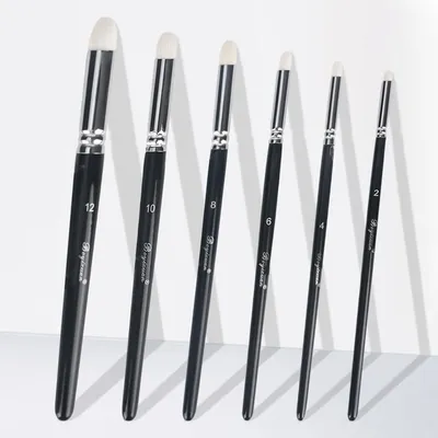 Produktbild von Feines Pinselset mit 6 Mini-Metallpinseln - Modellbau-Pinselset für Miniaturmalerei und natürliche Ziegenhaarpinsel