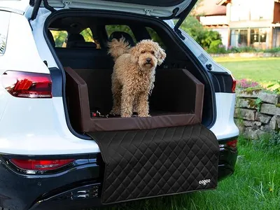 Produktbild von Hundebox Auto Kofferraumschutz Hund mit ladekantenschutz Kofferraum?Mit Tasche? Kofferraum schutzmatte herausnehmbar -Hunde Autositz mit Anschnallsystem, hundetransportbox 100x70x38cm Braun/Schwarz