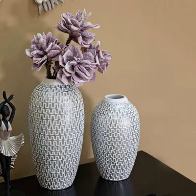 Produktbild von Banatano - Vase, Silber, mit geometrischen Linienmustern