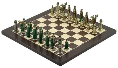 Produktbild von Exklusives Italfama Schachset: Medioevale Metallfiguren & Nussbaum-Stil Holzbrett 30x30 cm