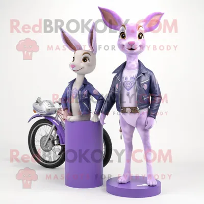 Produktbild von Lavendel-Reh REDBROKOLY Maskottchen Kostüm gekleidet in eine Biker-Jacke und Geldbörsen