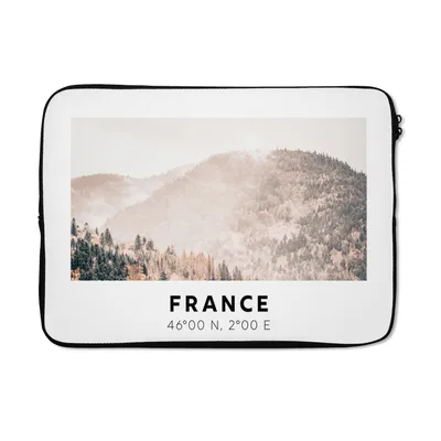 Produktbild von MuchoWow® Laptop Hülle 13 Zoll Frankreich - Wald - Berge Laptoptasche - Laptophülle - Sleeve - Rundumschutz