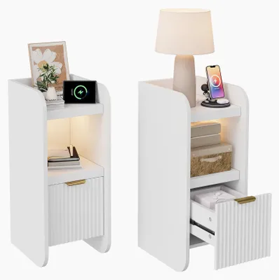 Obrázok produktu pre REMZETTA, sada 2 nočných stolíkov s LED osvetlením, zásuvkami, USB portami a USB-C portmi, nočný stolík so zásuvkou, odkladacím priestorom a nabíjacou stanicou, 30 x 25 x 60 cm, biela
