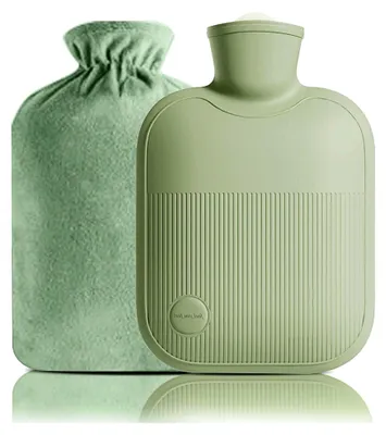 Produktbild von Wiederverwendbare Wärmflasche mit Fleecebezug, 0,5 l bis 2 l, Winterwärmtasche zur Schmerzlinderung