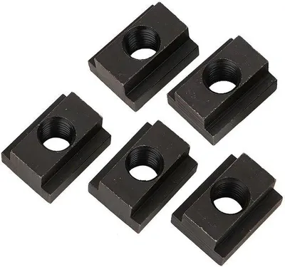 Produktbild von Set aus 5 M12-Schrauben mit schwarzer Oxidierung