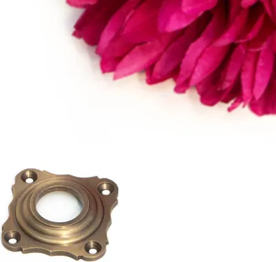 Produktbild von Rosette für Türklinke(einzeln) - zeitloses Design | Messing patiniert
