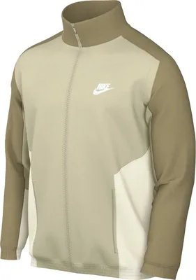 Zdjęcie produktu dla NIKE Club – Oversize'owa, pikowana kurtka treningowa dla mężczyzn, kolor: jasny khaki/beżowy (Parachute Beige)