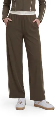 Obrázok produktu pre GUESS dámske nohavice Brunella, široké nohavice, regular strih, hnedá farba