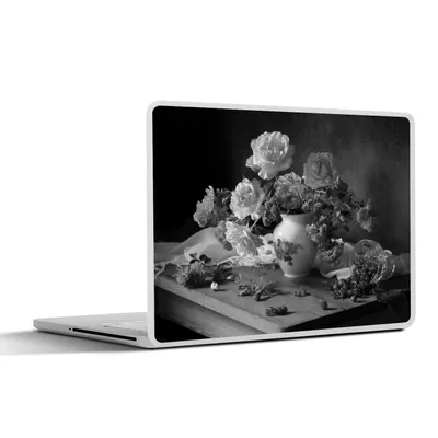 Produktbild von MuchoWow® Laptop Aufkleber Sticker Cover Stilleben - Rosen - Schwarz und weiß 40x30 cm - Laptop Dekoration - Selbstklebend