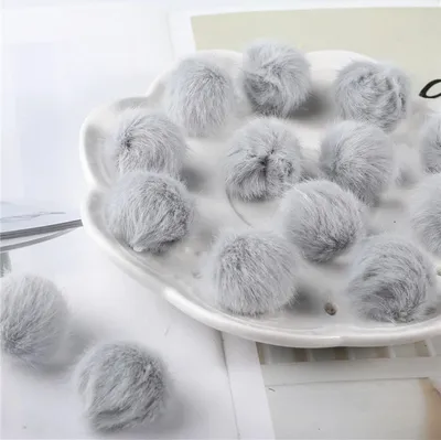 Obrázek produktu pro Bambule, bambulka, z umělé kožešiny šedá 2,5 cm / 1ks