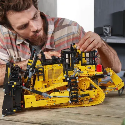 Image de LEGO Technic Bulldozer Cat® D11 piloté par application