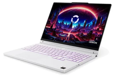 Image de Lenovo Legion 5 15AGP11, processeur AMD Ryzen 7 450, écran 15,3 WQXGA OLED, taux de rafraîchissement 165Hz, luminosité 500 nits, surface brillante, 16GB de RAM DDR5 5600, SSD 512, carte graphique GeForce RTX 5060 8GB, Wi-Fi 7, Bluetooth, webcam 5MP+IR, batterie 80Wh, couleur blanche "Glacier", sans système d'exploitation