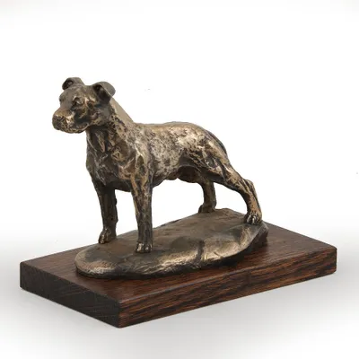 Immagine prodotto di American Staffordshire Terrier II: statuetta di un cane, figurina da ufficio, trofeo per esposizioni canine, prodotto dal marchio Art-Dog