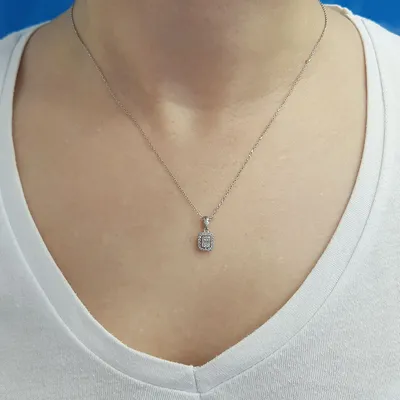 Productafbeelding van Halsketting met een diamanten carré-hanger van 0,16 karaat, met baguetteslijping