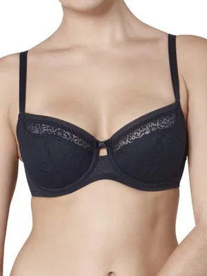 Produktbild von Triumph Beauty-Full Essential WHP, Farbe: Black 04/0004, Größe: 70C Bügel-BH mit Halbschale und Einlage