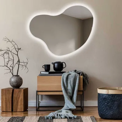 Produktbild von Unregelmäßiger asymmetrischer Spiegel mit LED Beleuchtung 84x64 cm - mit LED Beleuchtung - LED Farbe Kaltweiß 7000K - Individuell Nach Maß - Beleuchtet Wandspiegel Lichtspiegel Badezimmerspiegel NER221