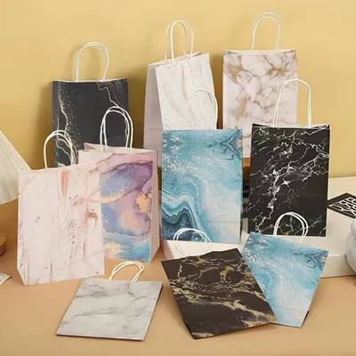 Bunte Geschenktüten mit Griff, ideal für Geburtstage, Hochzeiten und Partyzubehör - 12 Stück