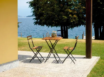 Immagine prodotto di Set Tavolo e 2 Sedie da Giardino Pieghevoli Bistrò in Ferro e Legno di Acacia